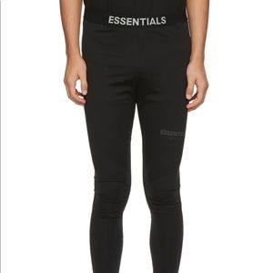 Black essential leggings